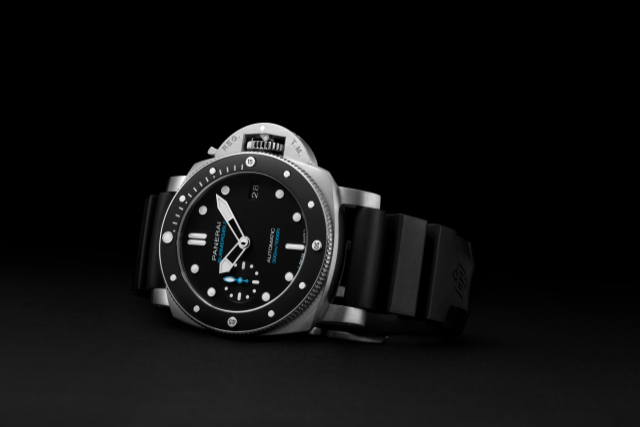 PANERAI Submersible PAM02683 Detail 