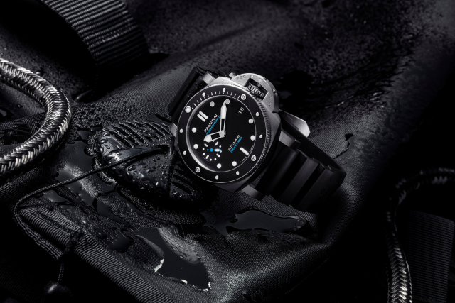 PANERAI Submersible PAM02683 Detail 
